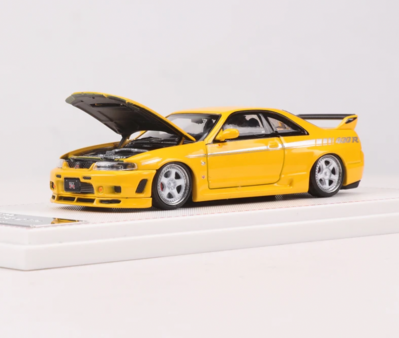 FOCAL HORIZON NISSAN SKYLINE GT-R R33 NISMO 400R YELLOW - 1/64 SCALE ...
