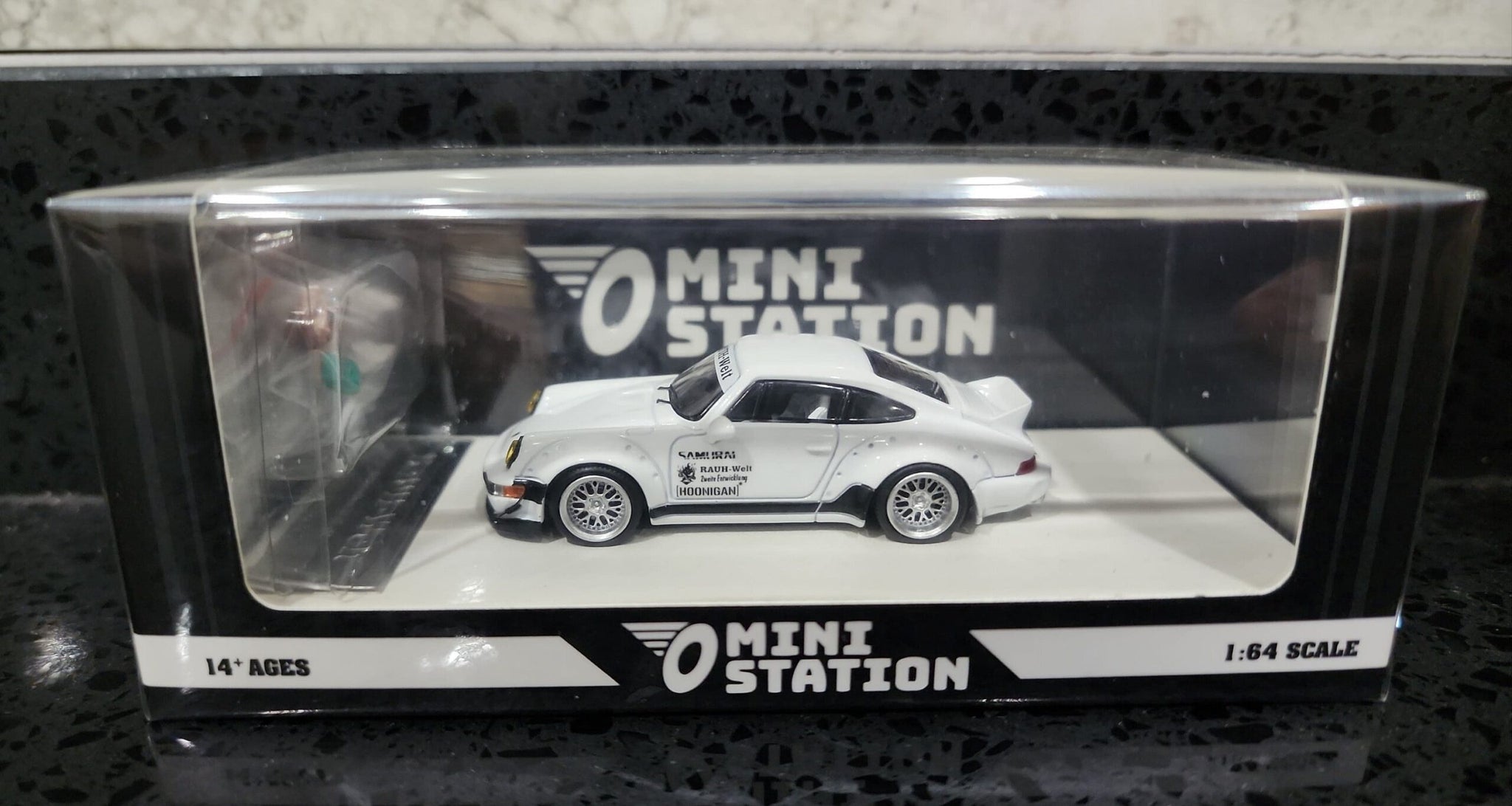 MINI STATION PORSCHE RWB 964 DUCKTAIL SAMURAI CYBERPUNK WHITE + FIGURI ...