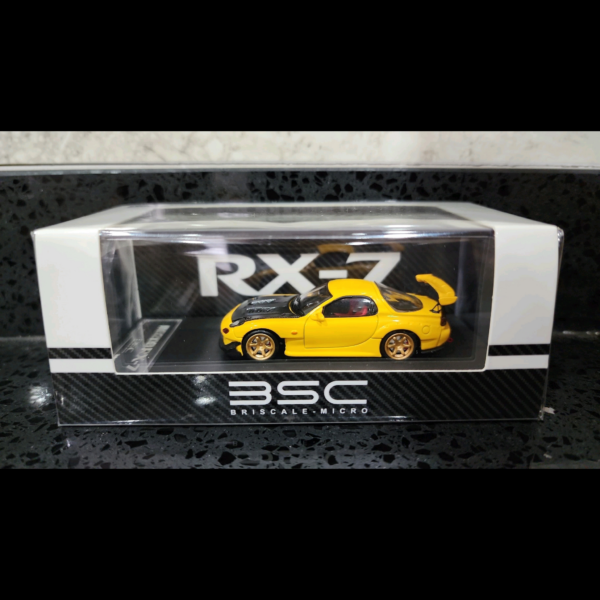 BRISCALE MICRO MAZDA RX-7 FD3S YELLOW + CARBON HOOD