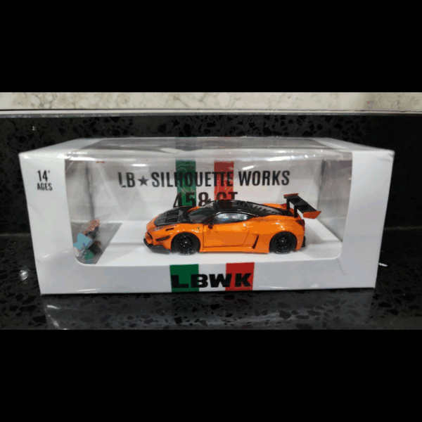 STAR MODEL FERRARI 458GT LB-SILHOUETTE WORKS ORANGE CARBON HOOD + FIGURINE