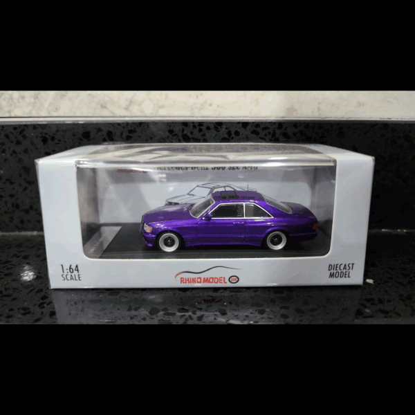 RHINO MODEL MERCEDES-BENZ AMG 560 SEC PURPLE