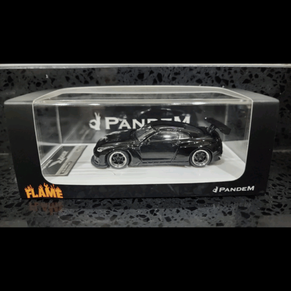 FLAME MODEL PANDEM NISSAN SKYLINE GT-R R35 BLACK