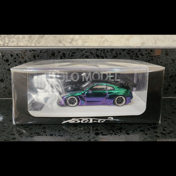 SOLO MODEL NISSAN SKYLINE GT-R R35 MAGIC GREEN/PURPLE