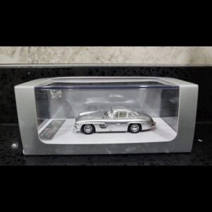 DCM MERCEDES-BENZ 300 SL GULLWING W198 SILVER + WHITE INTERIOR