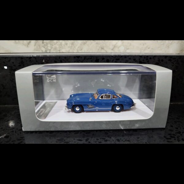 DCM MERCEDES-BENZ 300 SL GULLWING W198 BLUE + BROWN INTERIOR